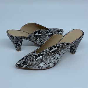 42 Gold, Cream V-Throat Modern Snake Leather Mules